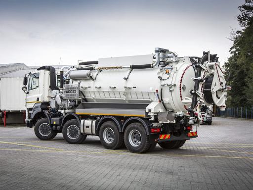 4143 Vacuum Tanker 8x4