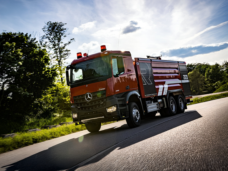 (8,000W+2,000F+300p) Fire Fighting Vehicle ULF 10000_300 HRET_N65