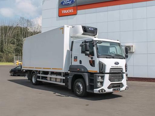 Ford 1833 Refrigerated Van 4x2