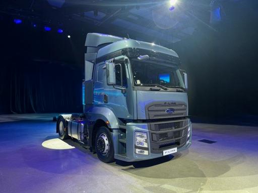 Ford F line Tractor Head 1833 4x2